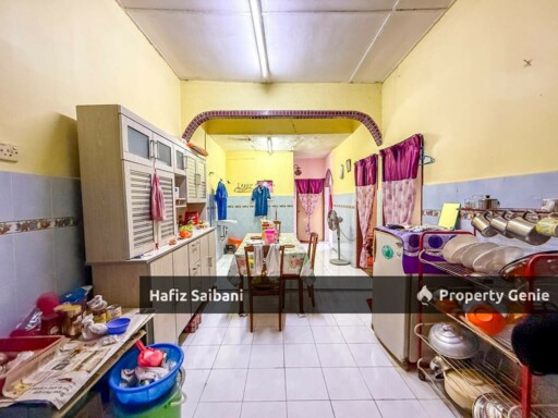 TERES SETINGKAT TAMAN PERWIRA TELOK PANGLIMA GARANG