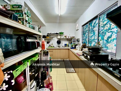 Fully Renovated & Partially Furnished | Double Storey Taman Saujana Puchong SP 10, Puchong