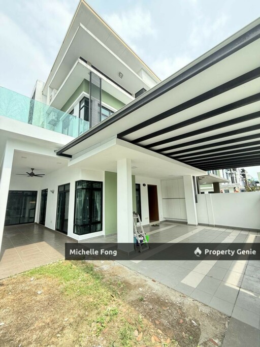 Opal @ Mutiara Mas / Mutiara Rini / 3 Storey Cluster / Renovated / With Lift / Unblock Garden View