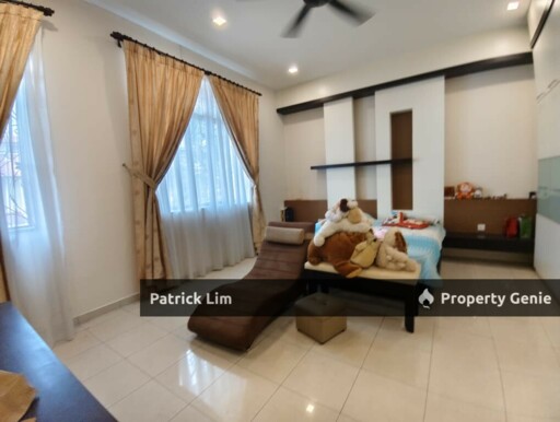 Taman Pertam Jaya Double Storey Terrace House (For Sale)