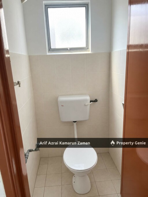 [2-Storey Shop Lot for Sale] Intermediate Shop Lot @ Bandar Baru Salak Tinggi, Selangor | 1,400 sqft Built-up | 20' x 70' Land | Leasehold | Bumi Lot | RM600,000 (Negotiable)