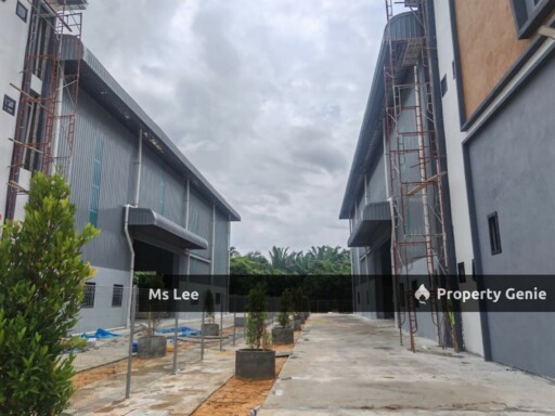 Corner Detached Factory with Office-Jenjarom Industrial Park