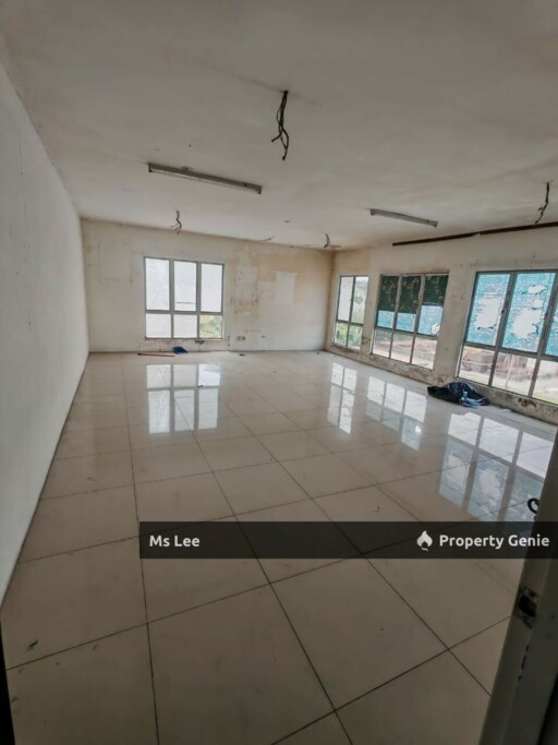 Corner 2nd Floor Shop Office-Taman Semenyih Sentral @ Semenyih-Ready Now