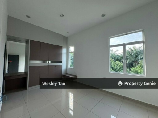2 Storey Bungalow Corner 9,500sqft Fully Renovated & Furnished 24/7 Gated & Guarded