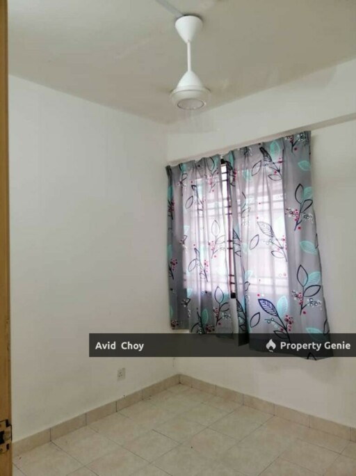 Vista Seri Alam Apartment, (Level 2)for Sale Rm240,000