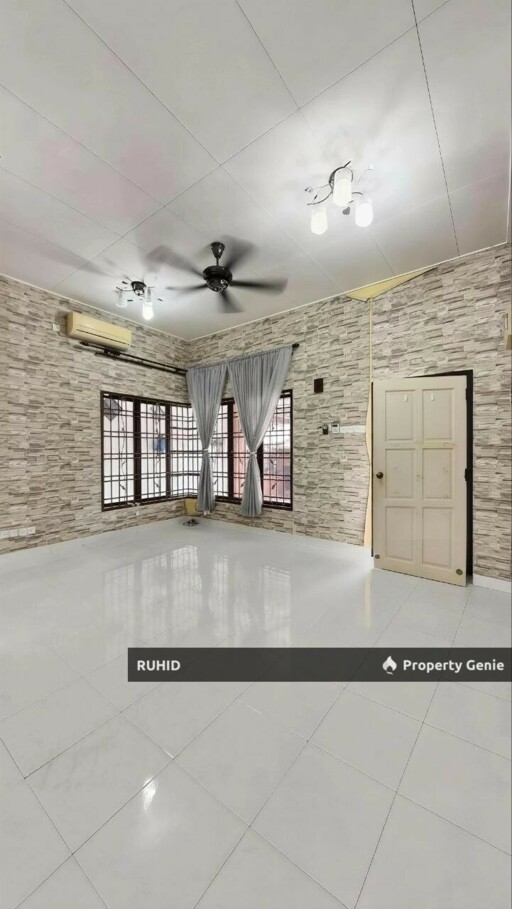 Freehold Seri Austin Single Storey Terrace House 3R2B