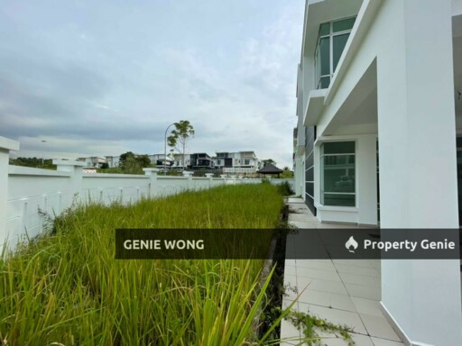 CORNER Kempas Utama Cluster House