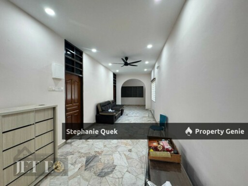 Taman Palm Grove Klang 1 Storey End Lot 3B2B Renovated House For Rent