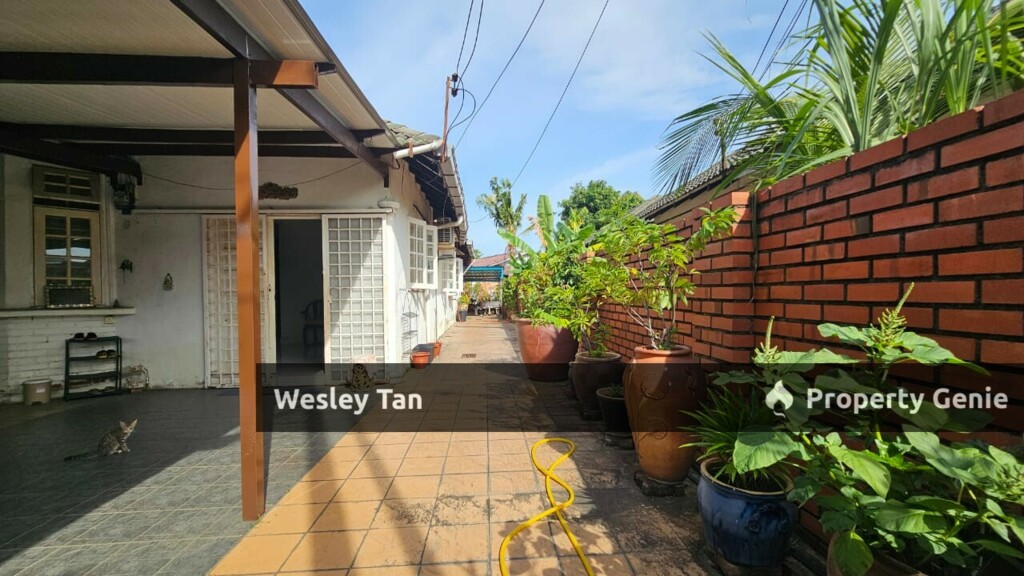 Single Extended Bungalow 4,682sqft 4 Rooms Fully Frunished 43x109 Bumi Lot