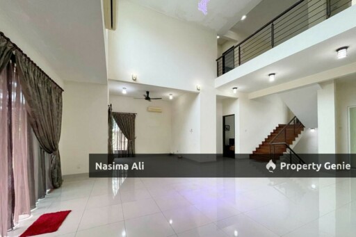 Facing Park- 3 Storey Bungalow (Villa Teratai Kayangan Heights Seksyen U9 Shah Alam )