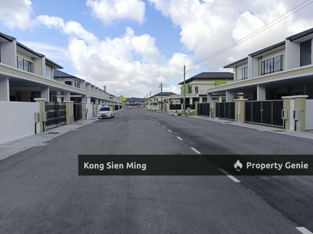 Sibu Double Storey Intermediate at Jalan Wong King Huo