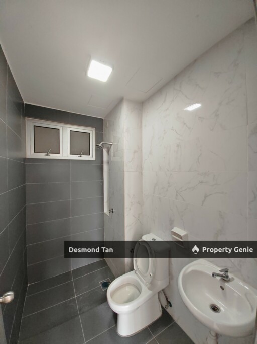 Kalista 2 RM 1100 Semi Furnished ( Below Market Value)