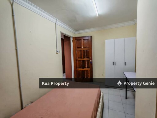 Single Room for Rent! Located at Central Court Apartment, near MBKS