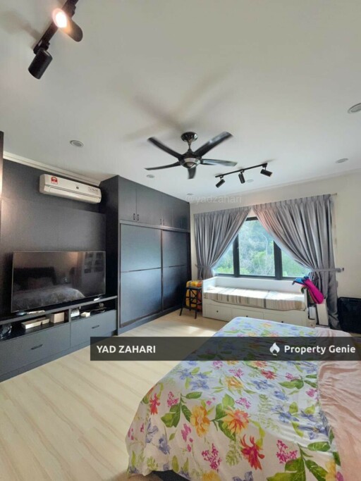 Semi-furnished Double Storey Zero Lot Bungalow Next to the Natural Lake, Perdana Heights