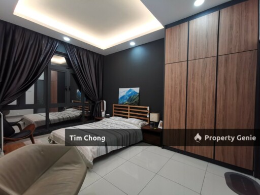 Taman Perling 8Scape周末假期房出租，高楼看下去就是菜园晚上夜景也超浪漫，齐全家具除了电视机，HomeStay风格，拉行李即可入住。