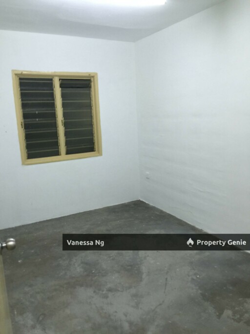 Flora Damansara Flat