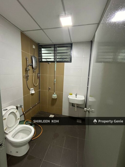 Male Room for Rent at Larkin Heights @ Larkin JB