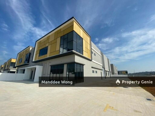 Corner Semi D Factory Puncak Alam  For Sale