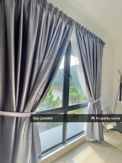 Semi-furnished Double Storey Zero Lot Bungalow Next to the Natural Lake, Perdana Heights