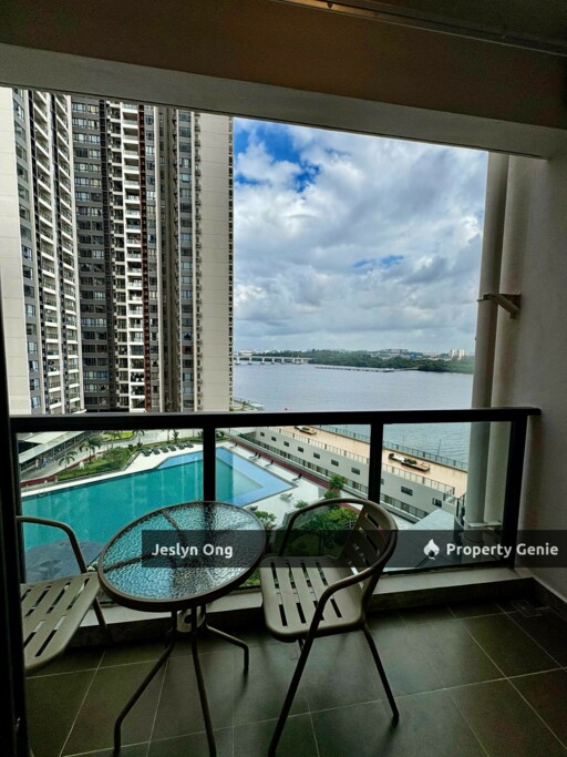 2 Bedrooms Apartment at R&F Princess Cove for Rent