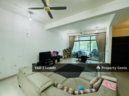 Aster Grove, Shah Alam | 3-Storey Superlink 5 Bedrooms | RM1.1M - Freehold, Below MV & Spacious Parking