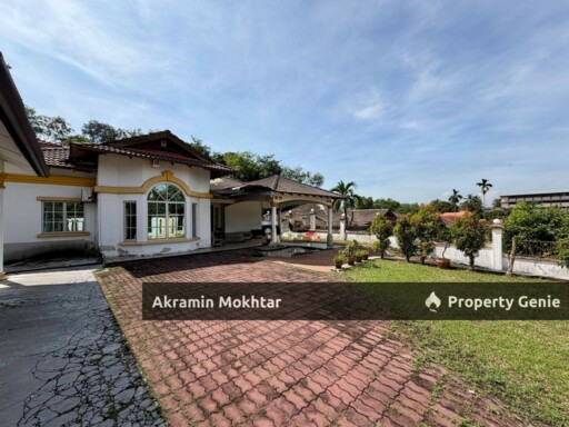 Freehold & Renovated | Setingkat Setengah Bungalow Jalan Tasik Biru Sungai Buloh