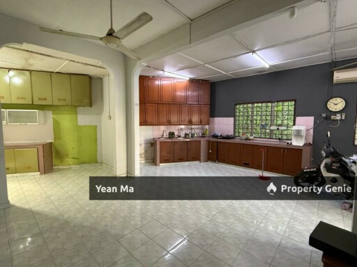 (Corner Lot)2 Storey Taman Rawang Jaya For Sales