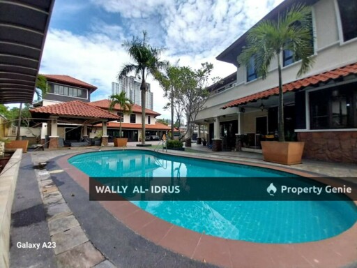 2.5 storey bungalow for sale. Within the vicinity of Taman Tasik Titiwangsa