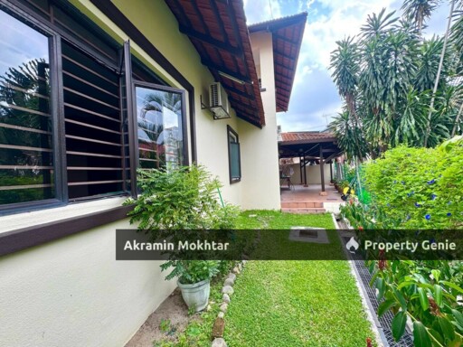 Freehold & Nice Garden | Double Storey Bungalow Kampung Tunku SS1, Petaling Jaya