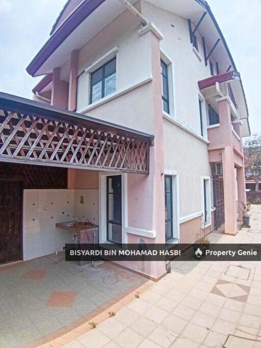 Renovated Corner Lot 2.5 Storey Superlink at Precint 16, Putrajaya
