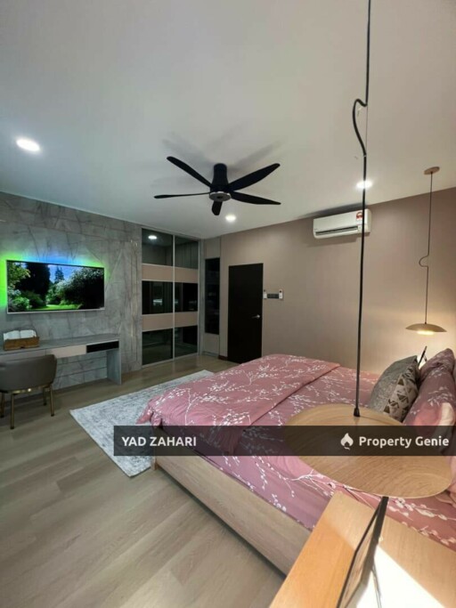 Taman Impian Sutera 2, Seksyen 30 Shah Alam | 2-Storey Semi-D 5 Bedrooms | RM1.1M - Partial Furnished, Renovated and Near Masjid