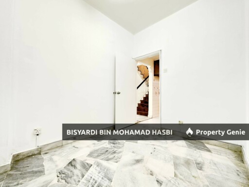 RENOVATED & FRESHLY PAINTED, Double Storey USJ 9 Subang Jaya .