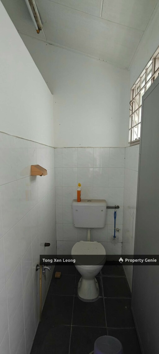 Melaka Home With 3 Rooms, Convenient Access To Amenities