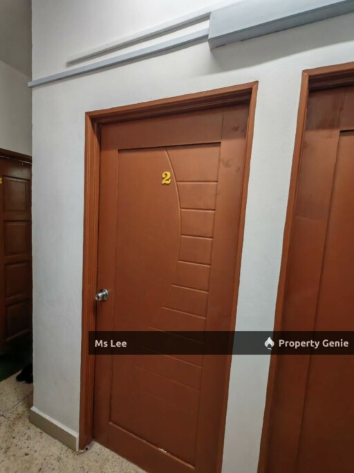 Male Room 2 RM550 @ 1st Floor Shop Apt-Sek 7-Shah Alam-near UITM-Ready Now