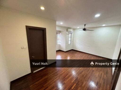 DOUBLE STOREY HOUSE  CANTING ALAM IMPIAN SEKSYEN 35 SHAH ALAM