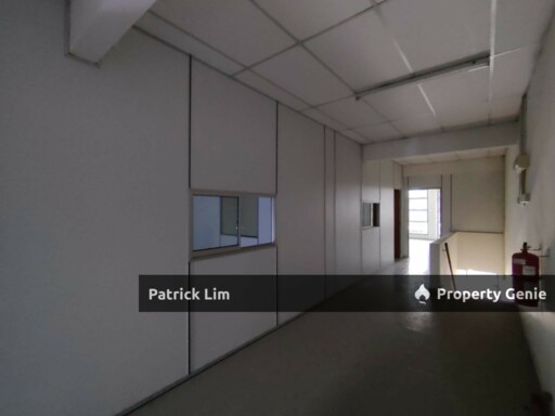 Taman Merdeka Permai [一楼] 店面出租 With Partition