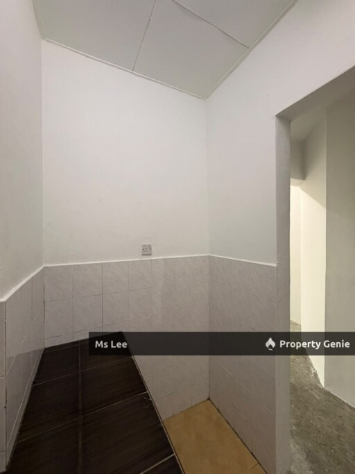 2nd Floor Shop Apartment-Taman Sementa Utama @ Klang-Ready Now