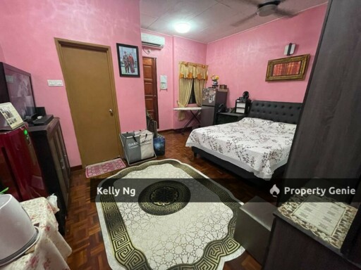Double Sty Renovated Partly Furnished House At Bandar Bukit Raja Klang For Rent & Sale