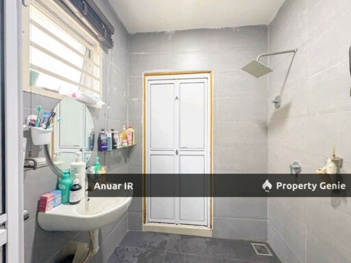 Corner Lot - Double Storey Terrace Taman Lestari Perdana 8,  Seri Kembangan