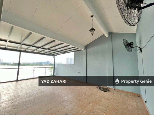 Taman Tasik Prima, Puchong | Townhouse 5 Bedrooms | RM890K - Fully Furnished, Roof Deck Facing Lake View & Spacious Built Up