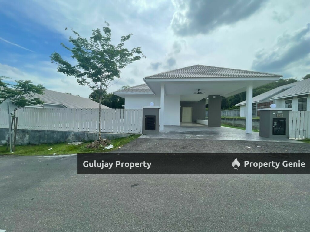 1 Storey Bungalow with Big Land At Setia Antarabangsa Ayer Keroh For Sales