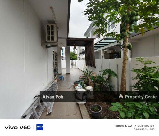 Freehold Double Storey Endlot With Fully Furnished