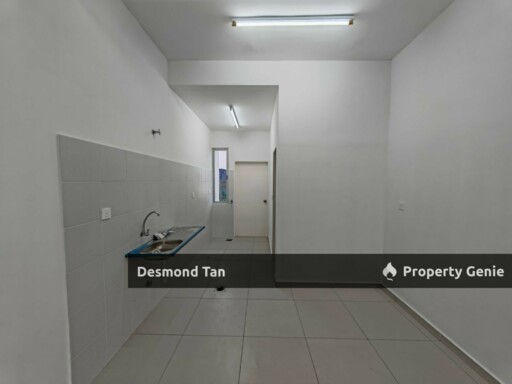 EKA HEIGHTS, BANDAR SRI SENDAYAN, NEGERI SEMBILAN | RM 1000 | Semi-Furnished | Ready Unit | Facing No House | Below Market Value