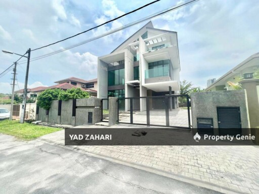 Taman Universiti, Bangi | Bungalow 7 Bedrooms | RM1.6M - Roof Solar Panel Ready, Nearby UKM and Strategic Location