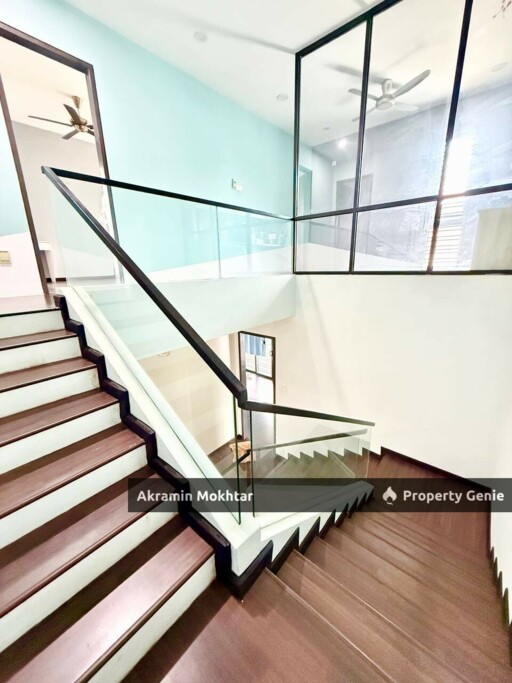 Freehold & Fully Renovated | 3 Storey Semi-D Taman Saujana Suria Kajang