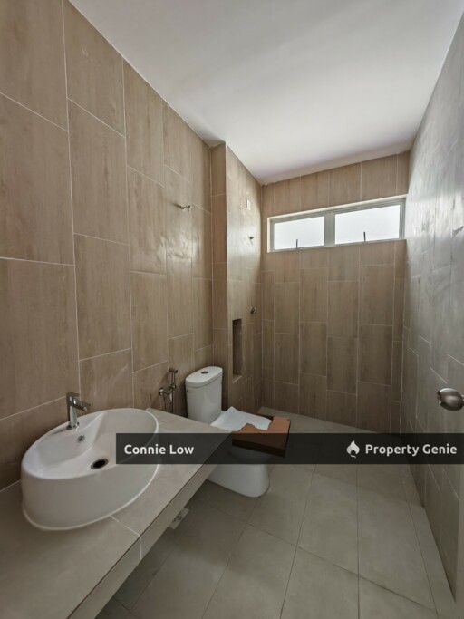 Guarded with Park New 1.5 Storey SemiD for Sale Klebang, Meru, Tasek