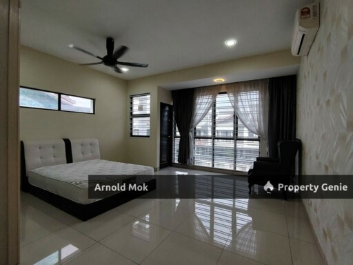2 Storey Terrace House (Endlot) @ Taman Glenmarie, Mount Austin for SALE