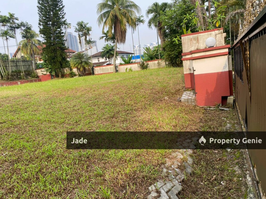 Ukay Heights  Bungalow Land at Elite and Prestigous Location