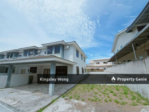 Bukit Merchu Kuala Kangsar Freehold Double Storey Inter Corner House big size land 20x82