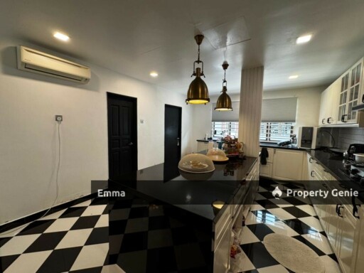 Lakeside Puchong 2 Storey Endlot For Sales
